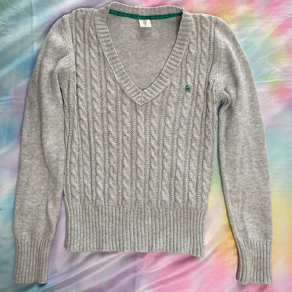Old Navy Gray Cable Knit V-Neck Sweater